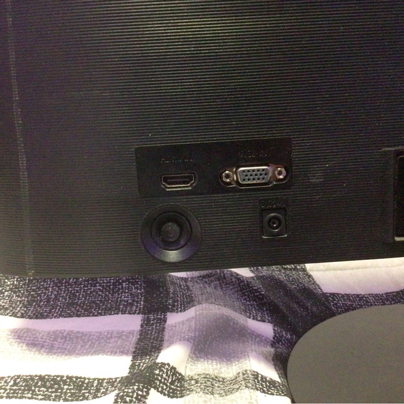 Samsung S24D330H 24" Full HD Monitor - Black (LS24D330HSL/ZA) - Picture 5 of 6